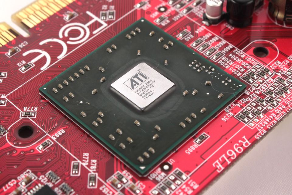 Chip close-up on ATI Radeon 9550 board