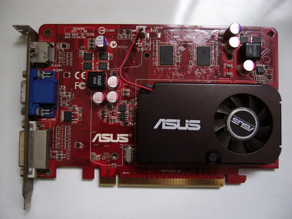 Representative ASUS EAH4650/DI/512MD2/A PCIe board physical card, photographed from the front
