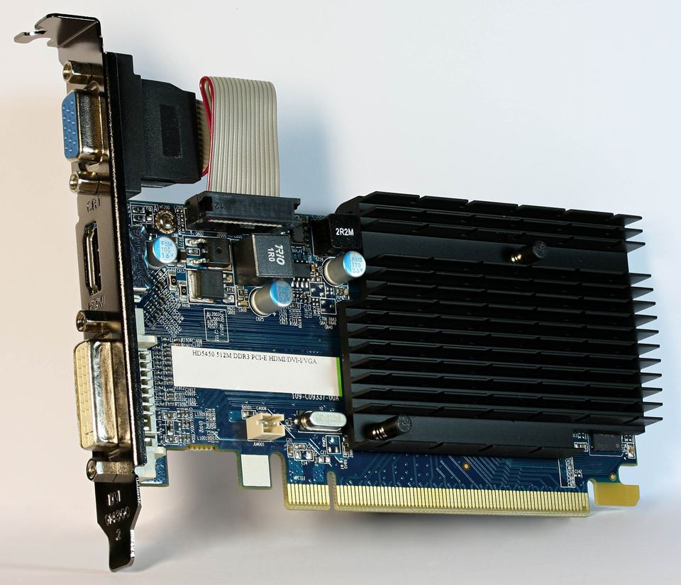 Representative Sapphire Radeon HD 5450 DDR3 PCIe board physical card, photographed from the front
