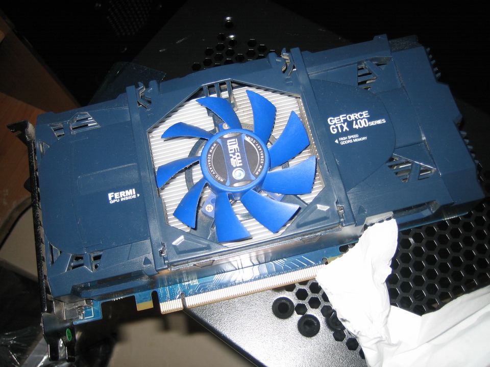 Front of a Galaxy GeForce GTX 460 PCIe board with blue fan and GeForce GTX 400 Series lettering